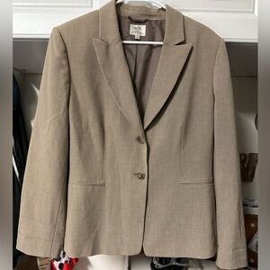Elegant Beige Women's Blazer